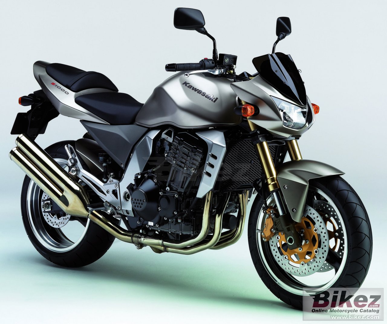 Big Kawasaki z 1000 picture and wallpaper from Bikez.com